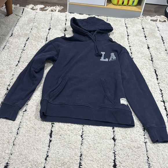 Stronghold Sweatshirt - Picture 1 of 5